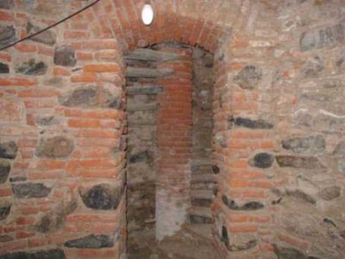 Muros de la cripta del seminario, ciudad de Catamarca. 