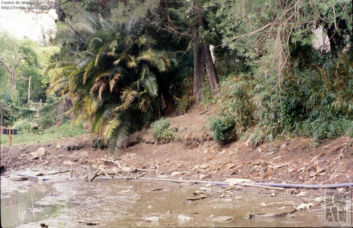 Excavaciones en el lago Victoria Ocampo  